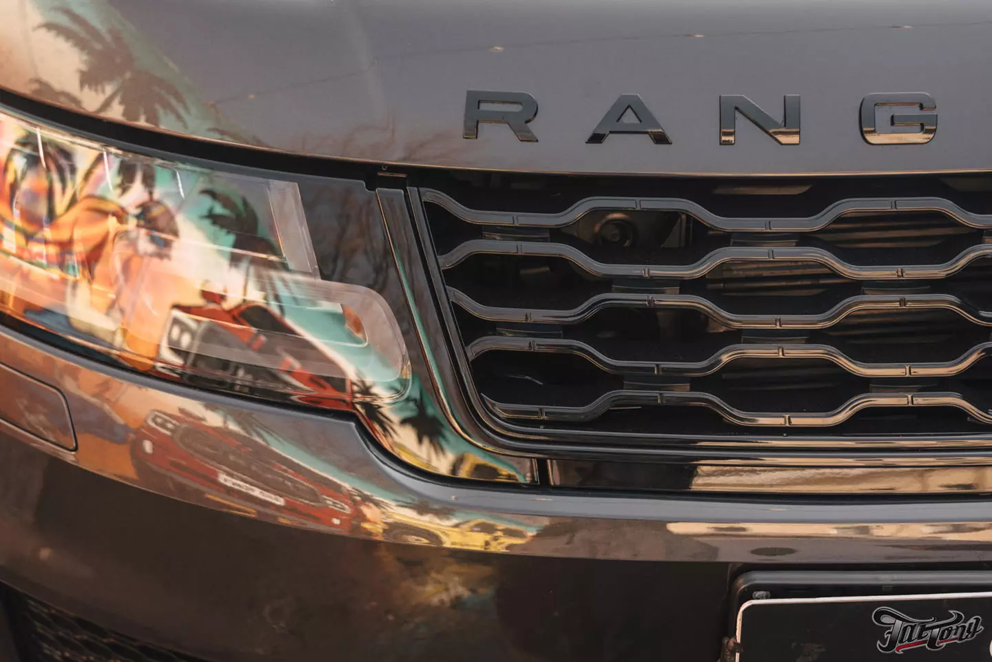 Новый образ Range Rover Sport: оклейка в матовый полиуретан, шумоизоляция дверей, выдвижные пороги. Сравним матовый и глянцевый автомобили!